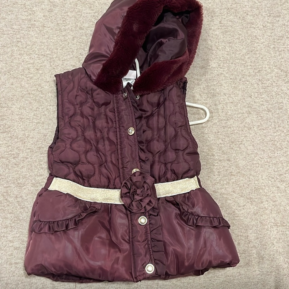 EUC. Toddler girls puffy vest size 4.